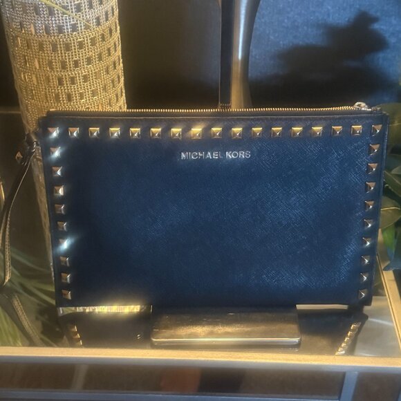 MICHAEL Michael Kors Jet Set Travel XI Clutch Wristlet Pvc Leather Studded - Picture 1 of 6